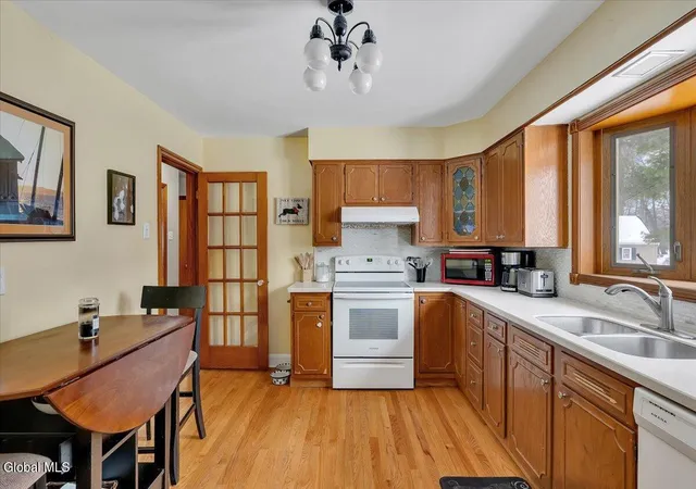 Photo 4 of Single family home for sale at 226 Consaul Rd, Albany, NY 12205 | MLS# 202624430 | Listing updated on 2026-08-31