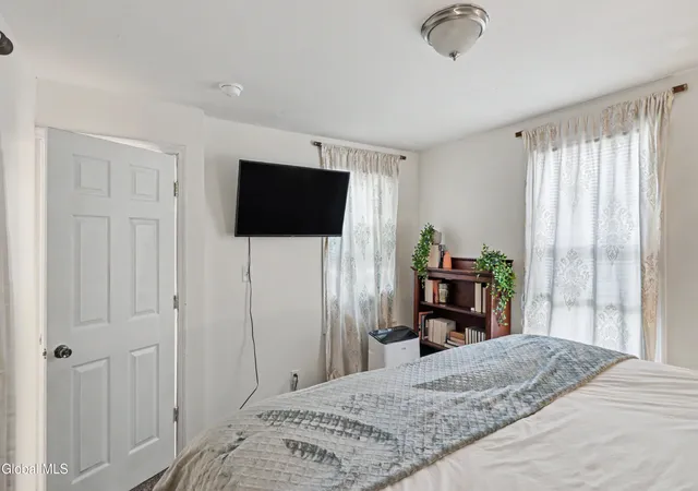 24th image of 41 Hillcrest Ave, Schenectady, NY 12304 | MLS# 202624483