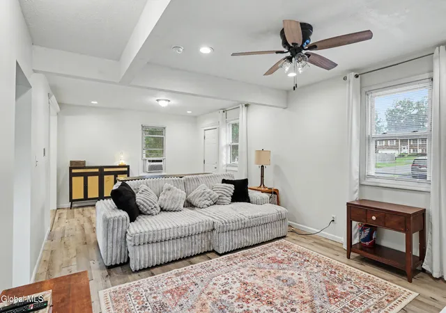 4th image of 41 Hillcrest Ave, Schenectady, NY 12304 | MLS# 202624483