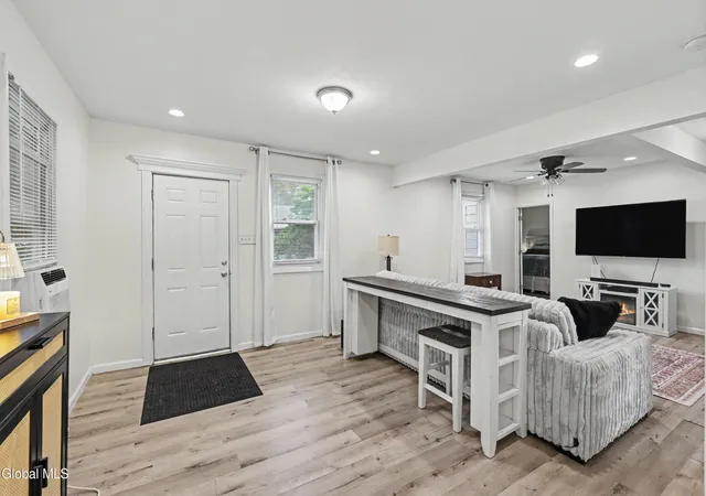 5th image of 41 Hillcrest Ave, Schenectady, NY 12304 | MLS# 202624483