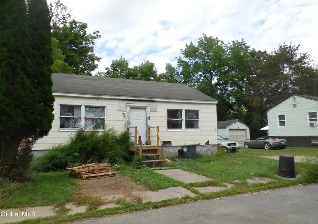 2nd image of 1 6 Pleasant Pl, Canajoharie, NY 13317 | MLS# 202624491