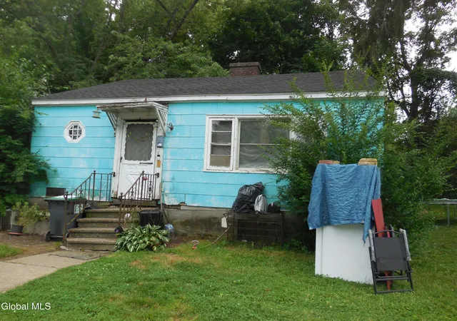 3rd image of 1-6 Pleasant Pl, Canajoharie, NY 13317 | MLS# 202624491