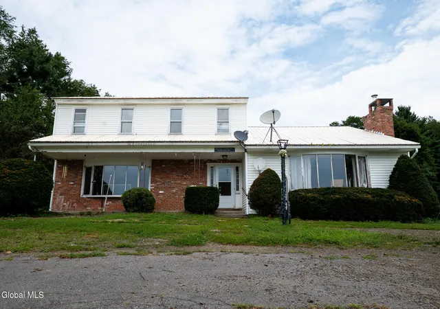 Photo 2 of Single family home for sale at 246 Crawford Ln, Pittsfield, NY 01201 | MLS# 202624495 | Listing updated on 2026-09-04