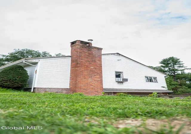 Photo 3 of Single family home for sale at 246 Crawford Ln, Pittsfield, NY 01201 | MLS# 202624495 | Listing updated on 2026-09-04