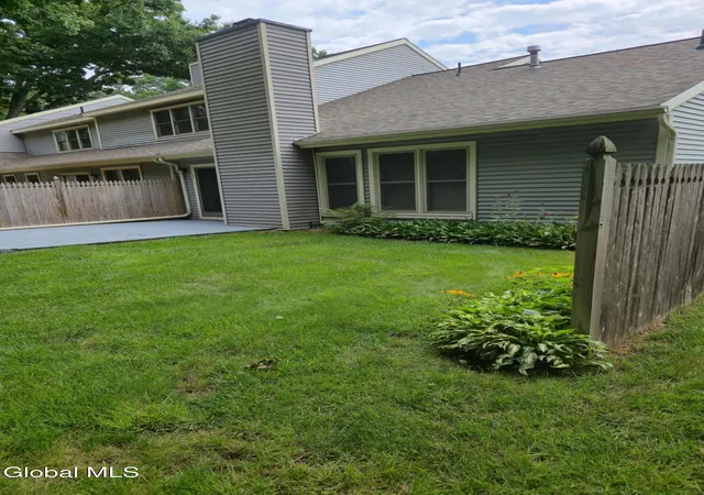 Photo 3 of Sale Pending at 23 Cromwell Dr, Halfmoon, NY 12065 | MLS# 202624499 | Listing updated on 2026-09-09