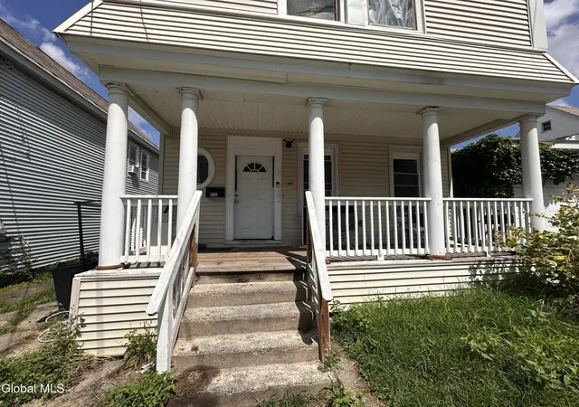 3rd image of 525 Lang St, Schenectady, NY 12308 | MLS# 202624552