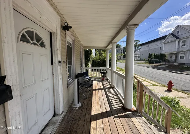 4th image of 525 Lang St, Schenectady, NY 12308 | MLS# 202624552
