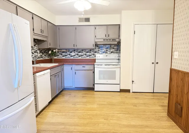 3rd image of 6A Spyglass Hl, Clifton Park, NY 12065 | MLS# 202624555