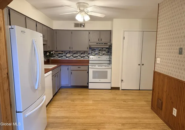 4th image of 6A Spyglass Hl, Clifton Park, NY 12065 | MLS# 202624555