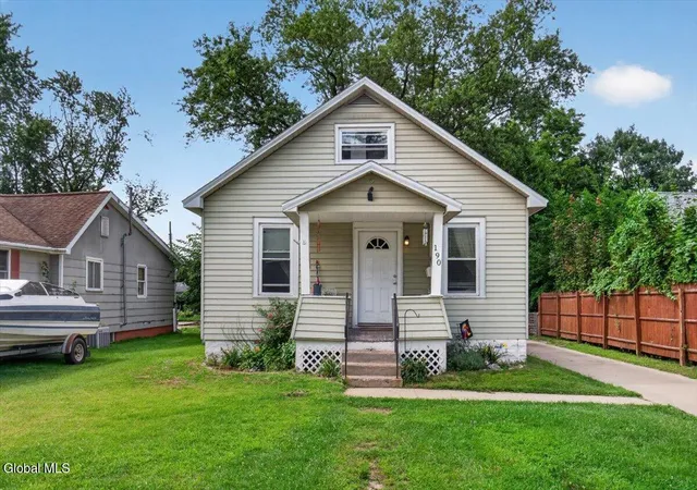 1st image of 190 Greenlawn Ave, Rotterdam, NY 12306 | MLS# 202624580