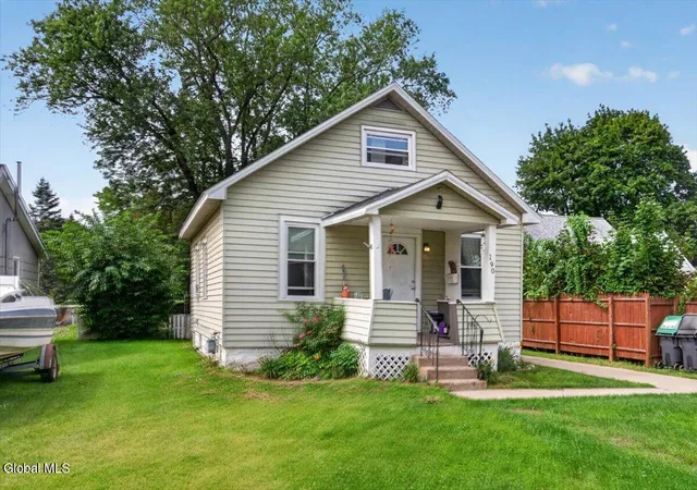 2nd image of 190 Greenlawn Ave, Rotterdam, NY 12306 | MLS# 202624580