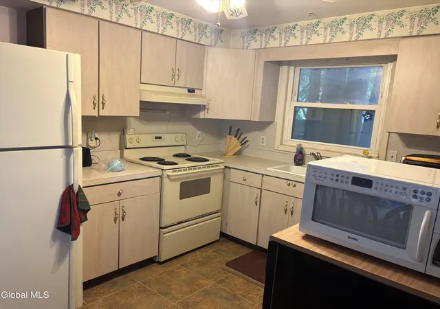 4th image of 14 Wilmarth St, Scotia, NY 12302 | MLS# 202624573