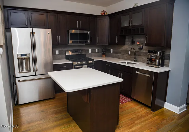 5th image of 184 Fieldstone Dr, Niskayuna, NY 12304 | MLS# 202624581