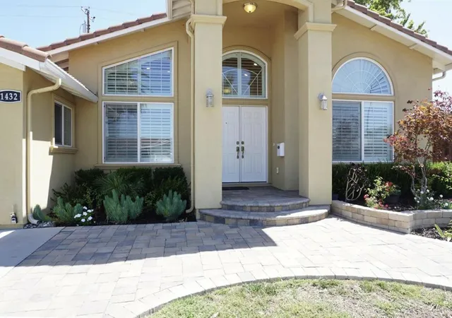 image of 1432 Stone Creek Dr, San Jose, CA 95132 | MLS# ML82056068