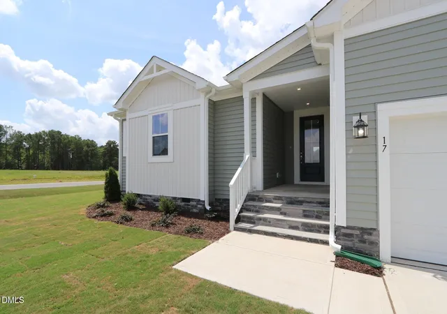 Photo 2 of Single family home for sale at 17 Windward Pl, Lillington, NC 27546 | MLS# 10170793 | Listing updated on 2026-09-05