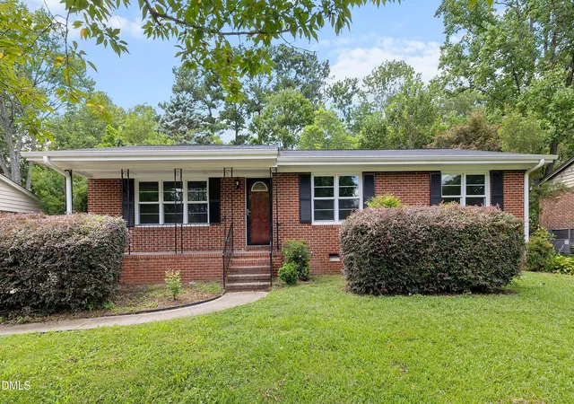 Photo 1 of Single family home for sale at 3729 Arrowwood Dr, Raleigh, NC 27604 | MLS# 10185065 | Listing updated on 2026-09-16