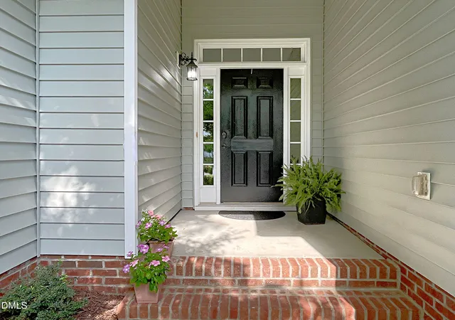 Photo 3 of Single family home for sale at 152 Sharp Top Trl, Apex, NC 27502 | MLS# 10185487 | Listing updated on 2026-10-05