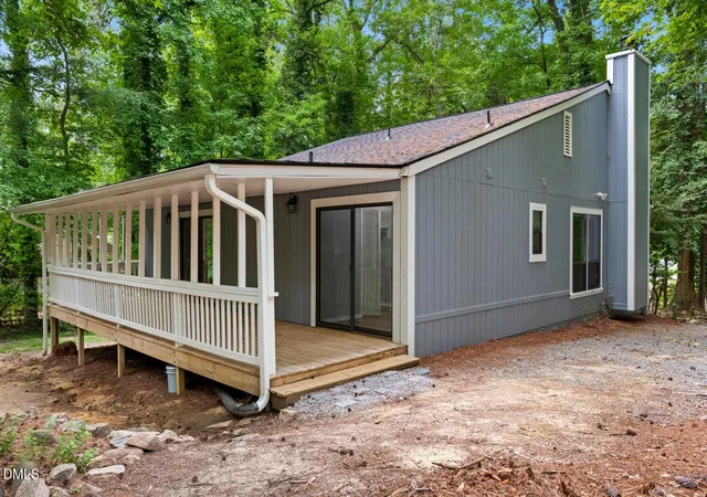 Photo 3 of Single family home for sale at 70 Willow Way, Chapel Hill, NC 27516 | MLS# 10185342 | Listing updated on 2026-09-08