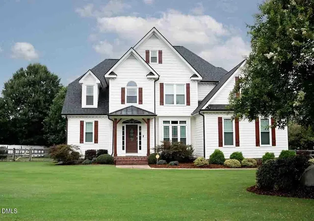 Photo 1 of Single family home for sale at 3908 Autumn Crk Dr, Fuquay Varina, NC 27526 | MLS# 10185317 | Listing updated on 2026-08-17