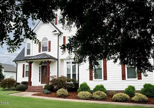 Photo 2 of Single family home for sale at 3908 Autumn Crk Dr, Fuquay Varina, NC 27526 | MLS# 10185317 | Listing updated on 2026-08-17