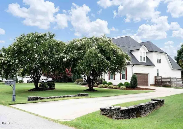 Photo 3 of Single family home for sale at 3908 Autumn Crk Dr, Fuquay Varina, NC 27526 | MLS# 10185317 | Listing updated on 2026-08-17