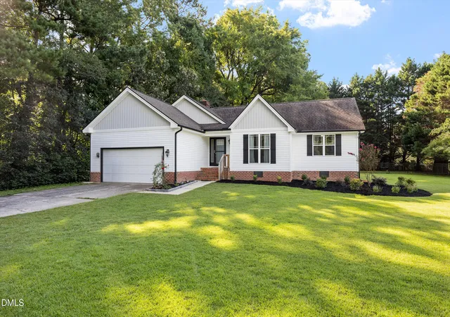 1st image of 124 Stonehenge Dr, Clayton, NC 27520 | MLS# 10187419