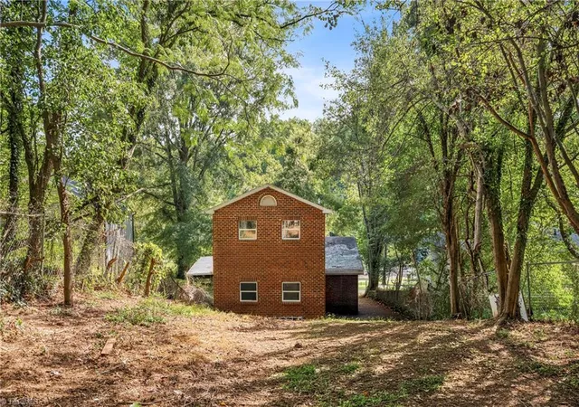31st image of 2117 Bowen Blvd, Winston Salem, NC 27105 | MLS# 1230684
