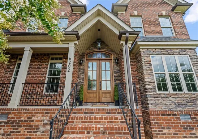 Photo 1 of Single family home for sale at 6202 Herons Nest Ct, Oak Ridge, NC 27310 | MLS# 1229044 | Listing updated on 2026-10-08