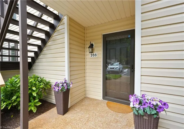 3rd image of 208 Driftwood Ln, Winston Salem, NC 27104 | MLS# 1231269