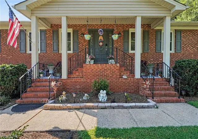 41st image of 414 Longmeadow Dr, Clemmons, NC 27012 | MLS# 1229725