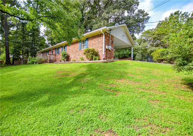 Photo 2 of Single family home for sale at 1507 Overlook Dr, Wilkesboro, NC 28697 | MLS# 1230559 | Listing updated on 2026-09-05