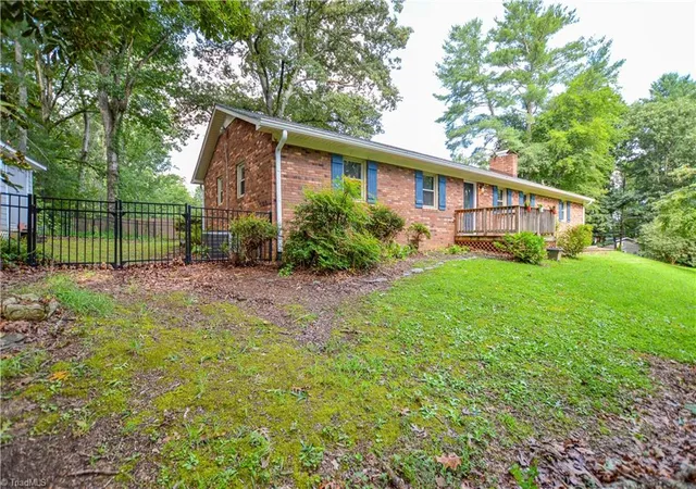 Photo 3 of Single family home for sale at 1507 Overlook Dr, Wilkesboro, NC 28697 | MLS# 1230559 | Listing updated on 2026-09-05