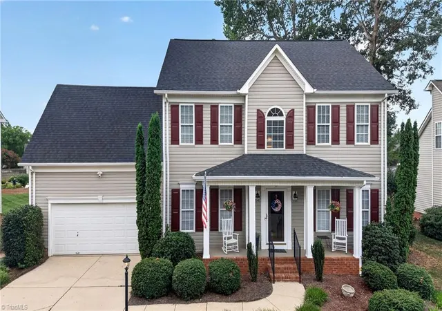 Photo 3 of Single family home for sale at 3674 Oak Chase Dr, High Point, NC 27265 | MLS# 1229005 | Listing updated on 2026-09-16