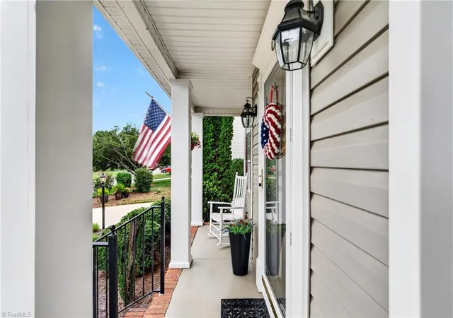 Photo 4 of Single family home for sale at 3674 Oak Chase Dr, High Point, NC 27265 | MLS# 1229005 | Listing updated on 2026-09-22