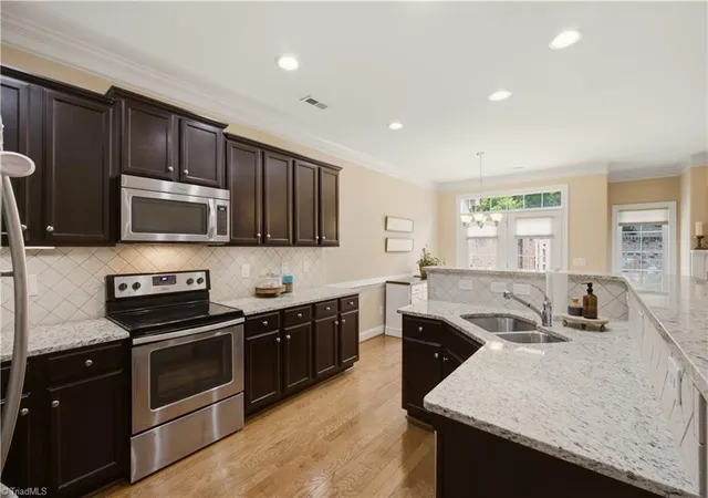 Photo 3 of Single family home for sale at 752 Carneros Cir, High Point, NC 27265 | MLS# 1230273 | Listing updated on 2026-09-15