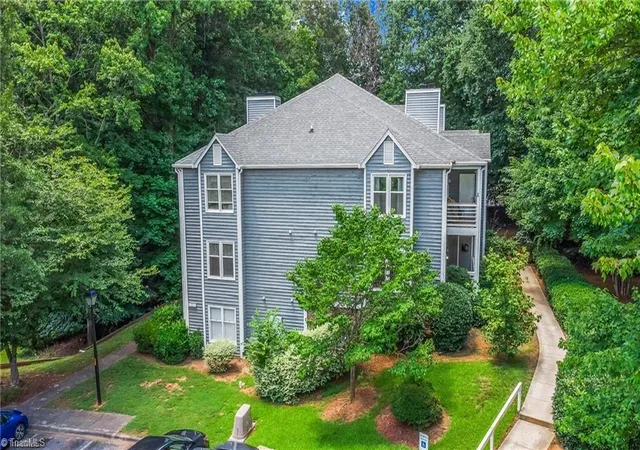 1st image of 324 Meadows Cir, Winston Salem, NC 27104 | MLS# 1230619