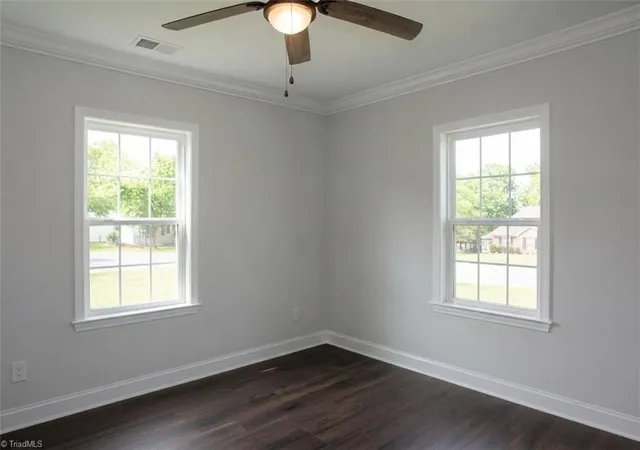 Photo 4 of Single family home for sale at 1000 Pine Cir Dr, High Point, NC 27265 | MLS# 1229366 | Listing updated on 2026-09-09