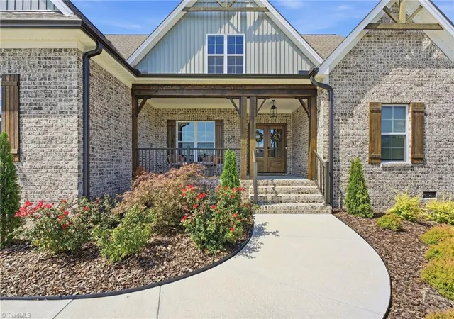 4th image of 986 Medinah Dr, Winston Salem, NC 27107 | MLS# 1230353