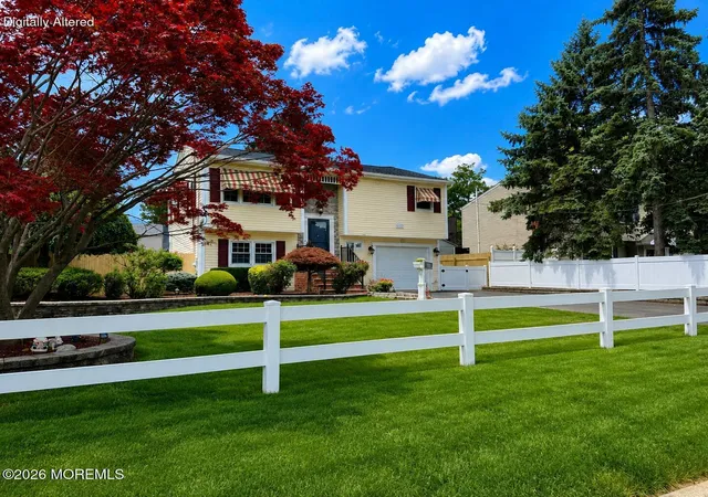 3rd image of 565 Sumner Ave, Belford, NJ 07718 | MLS# 22624985