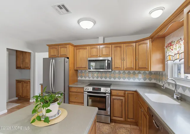 Photo 1 of Single family home for sale at 428 Saint Thomas Dr, Toms River, NJ 08757 | MLS# 22611048 | Listing updated on 2026-10-06
