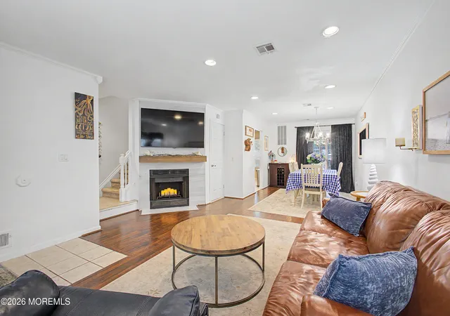 5th image of 7 Horseshoe Ct, Tinton Falls, NJ 07753 | MLS# 22616101