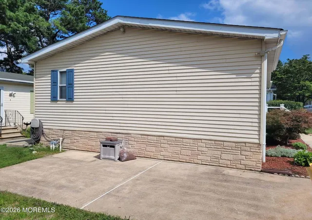5th image of 123 Briarwood Ct, Whiting, NJ 08759 | MLS# 22623667