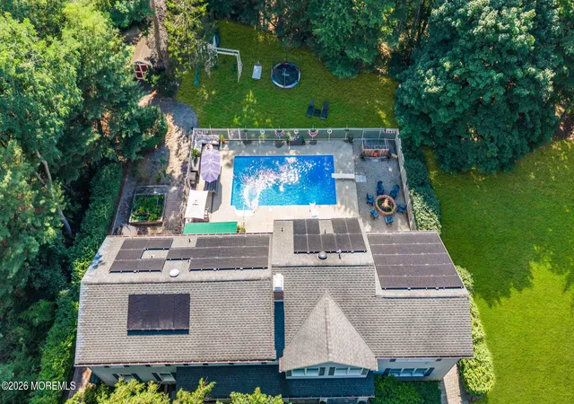 2nd image of 4 Crestview Ct, Farmingdale, NJ 07727 | MLS# 22624027