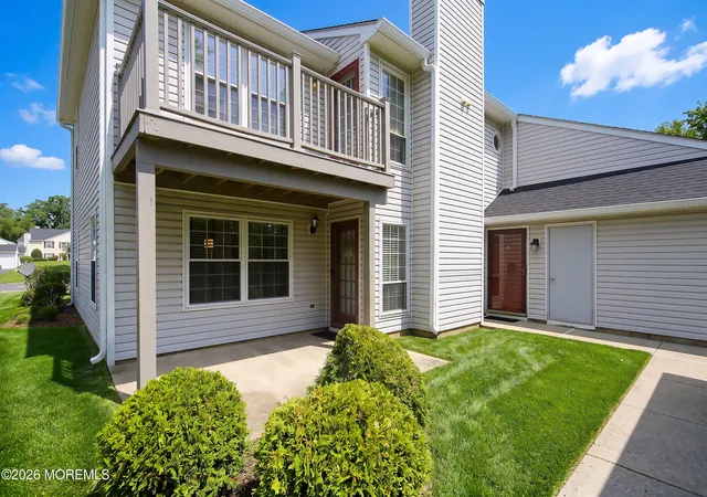 3rd image of 394 Hampton Pl, Morganville, NJ 07751 | MLS# 22624917