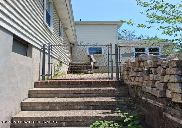 5th image of 31 Hunt Rd, Freehold, NJ 07728 | MLS# 22619619