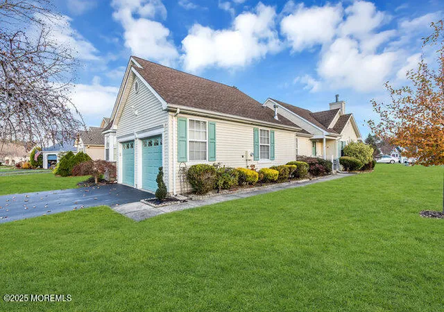 Photo 4 of Single family home for sale at 2453 Crisfield St, Toms River, NJ 08755 | MLS# 22623812 | Listing updated on 2026-10-09