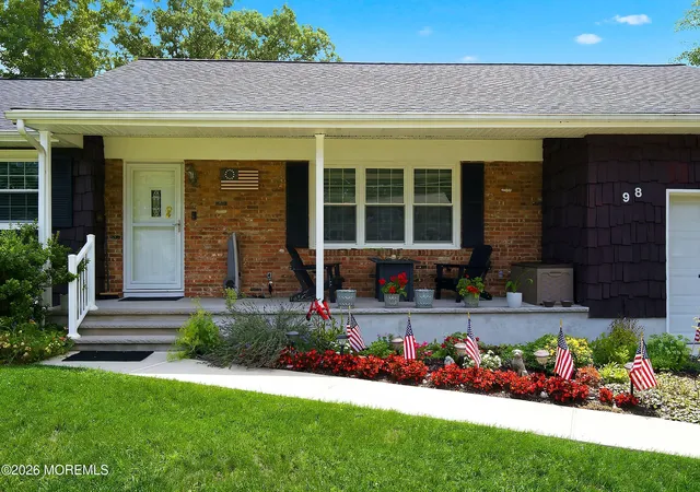 Photo 3 of Single family home for sale at 98 Woodridge Ave, Toms River, NJ 08755 | MLS# 22621247 | Listing updated on 2026-09-14