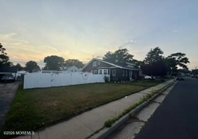 2nd image of 105 Hudson Ave, North Middletown, NJ 07748 | MLS# 22620039