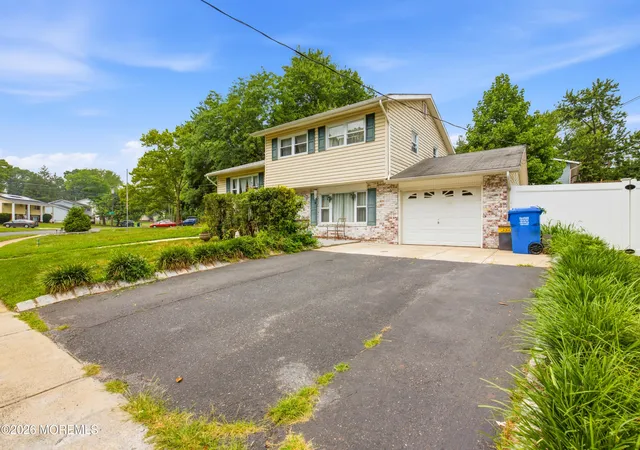 Photo 2 of Sale Pending at 74 Citadel Dr, Jackson, NJ 08527 | MLS# 22620104 | Listing updated on 2026-10-20