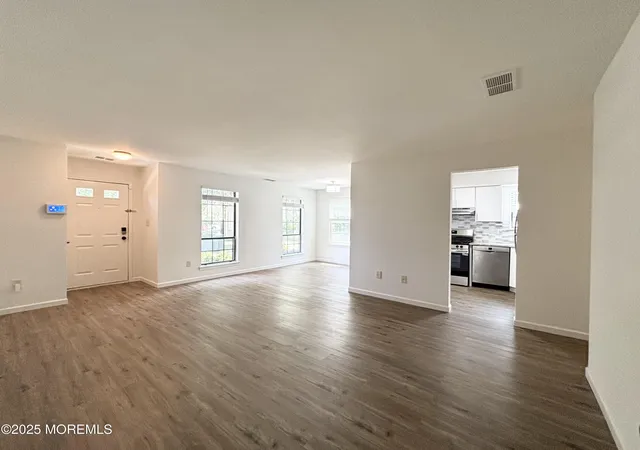 Photo 4 of Condo for sale at 33 Wyndham Pl #33, Robbinsville, NJ 08691 | MLS# 22621518 | Listing updated on 2026-09-15